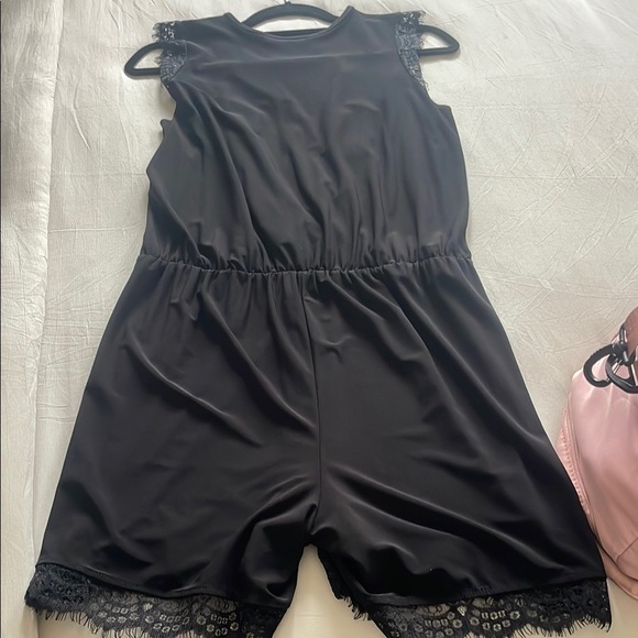 Black Sleeveless Lace romper size 0 plus XL - Picture 8 of 9